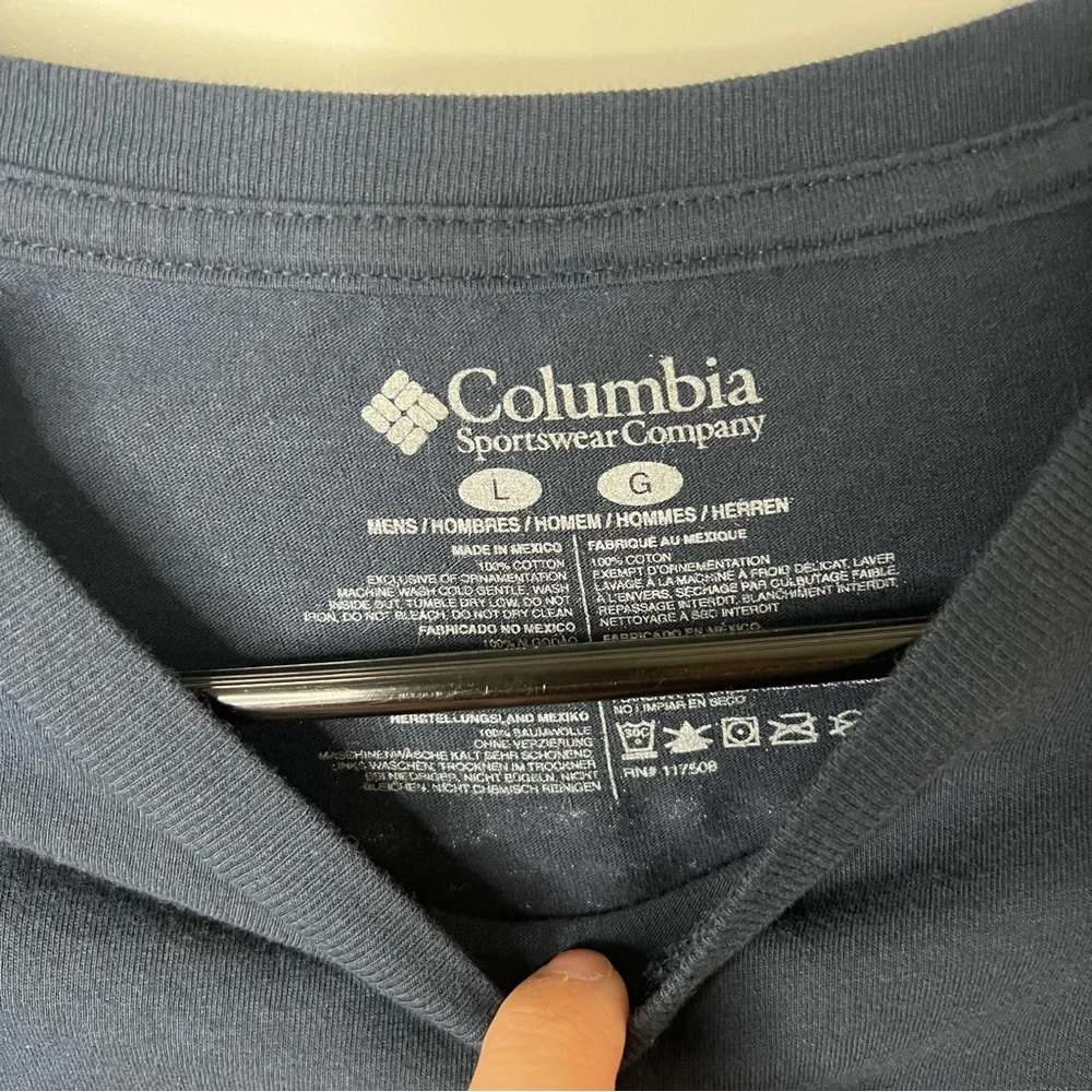 Columbia Men's Navy Graphic T-Shirt - Picture 3 of 4